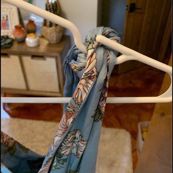 Revolve midi dress - Picture 3 of 4